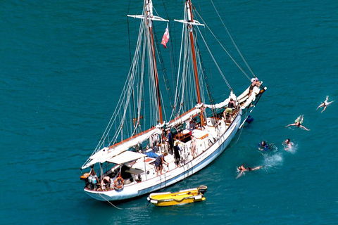 Whitehaven Beach Sailing And Snorkeling Cruise - Accommodation Nelson Bay 3