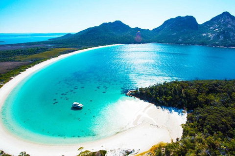 Wineglass Bay Private Charter Service - Accommodation Nelson Bay 2