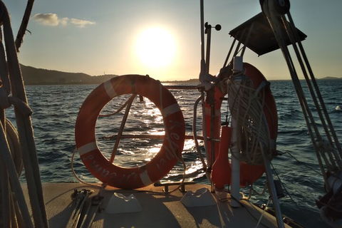 Townsville Small Group Early Morning Sailing Cruise Boat Tour Charter Hire - Accommodation Nelson Bay 0