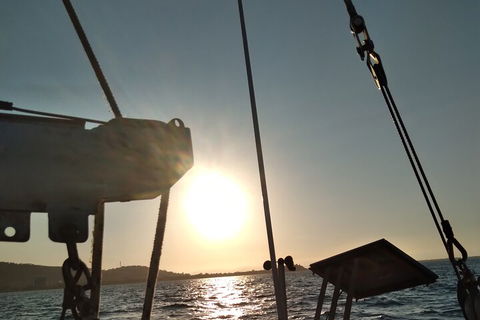 Townsville Small Group Early Morning Sailing Cruise Boat Tour Charter Hire - Accommodation Nelson Bay 5