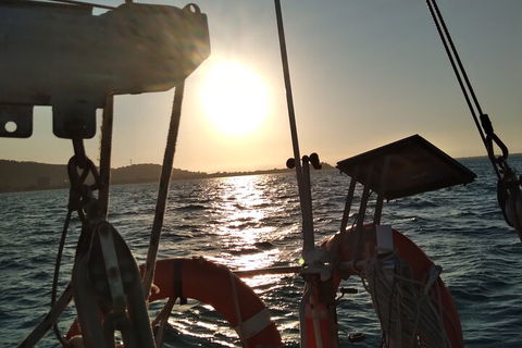 Townsville Private Hire Sunset Sail Sailing Cruise Boat Tour Charter Experience - Accommodation Nelson Bay 4