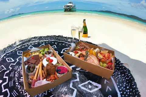 Reef & Whitehaven Landing - Accommodation Nelson Bay 2