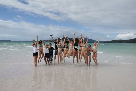 2-Night Whitsundays Sailing Cruise Incl. Whitehaven Beach & Great Barrier Reef - Accommodation Nelson Bay 4