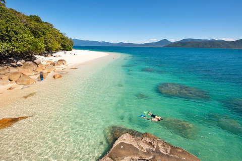 Fitzroy Island Catamaran Transfers From Cairns - Accommodation Nelson Bay 4