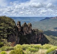 Blue Mountains Private Tour - wild kangaroos waterfalls and The Three Sisters - Accommodation Nelson Bay