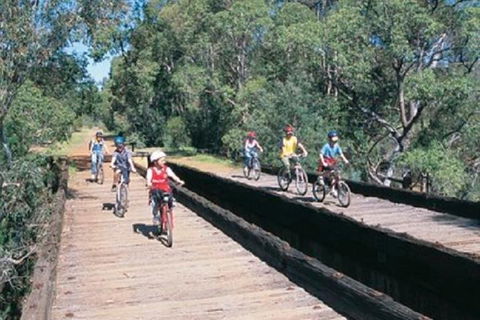 Perth Hills - Wildlife, Art & Gastronomy - Accommodation Nelson Bay 2