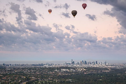 Melbourne Sunrise Balloon Flight & Champagne Breakfast - Accommodation Nelson Bay 5