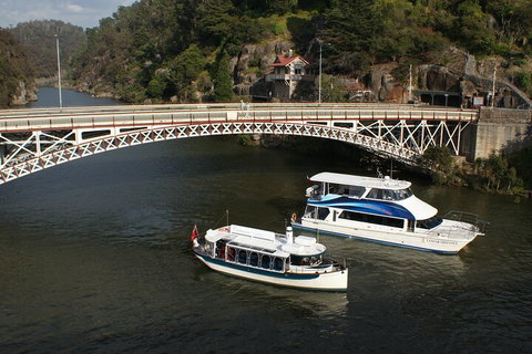 Cataract Gorge Cruise 11:30 Am - Accommodation Nelson Bay 1
